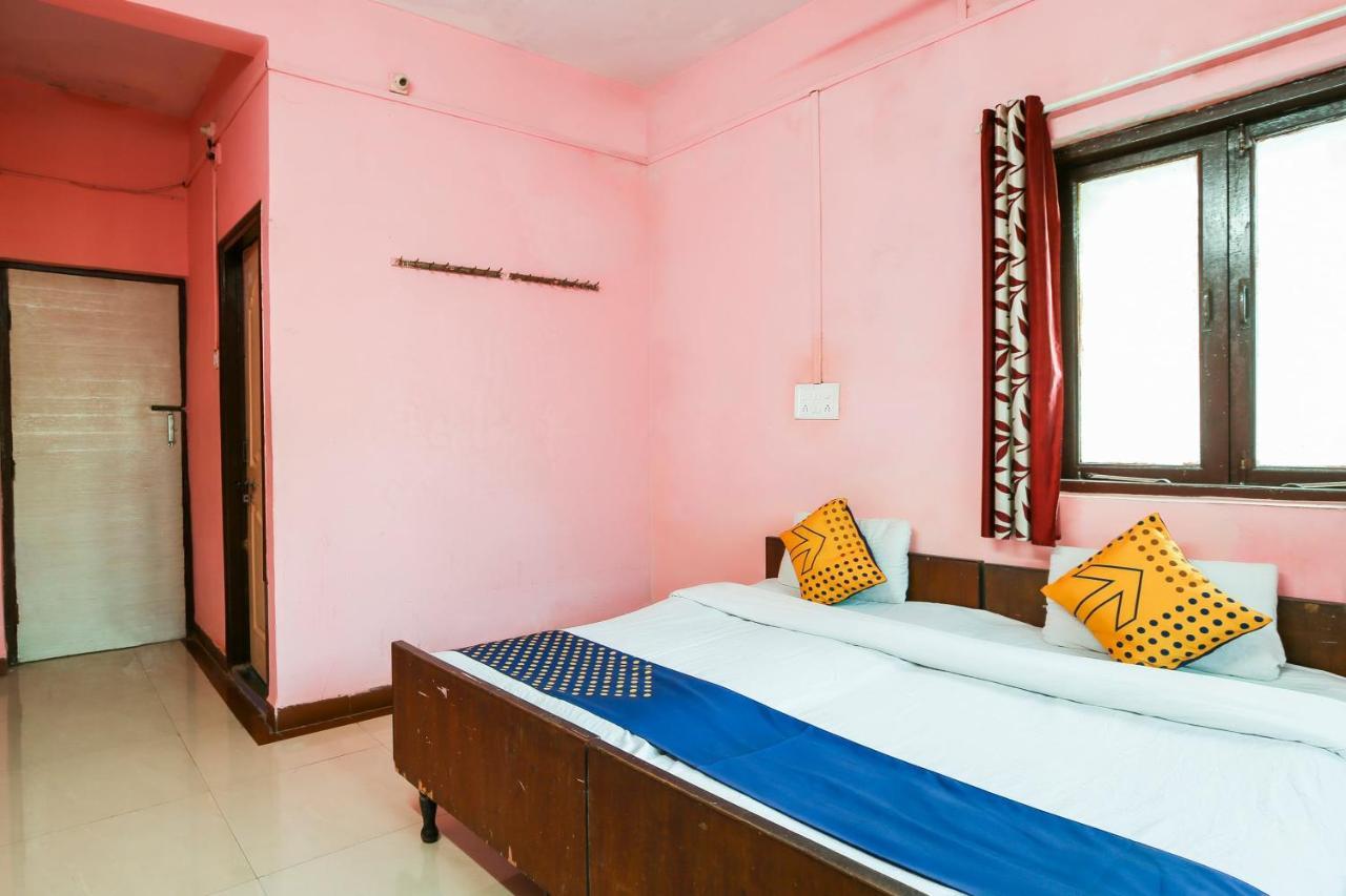 Spot On 67211 Hotel Gokul Daman Exterior foto